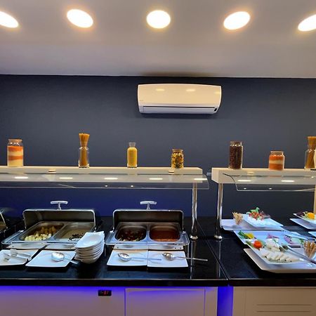 城市城堡酒店 马尔马里斯 外观 照片